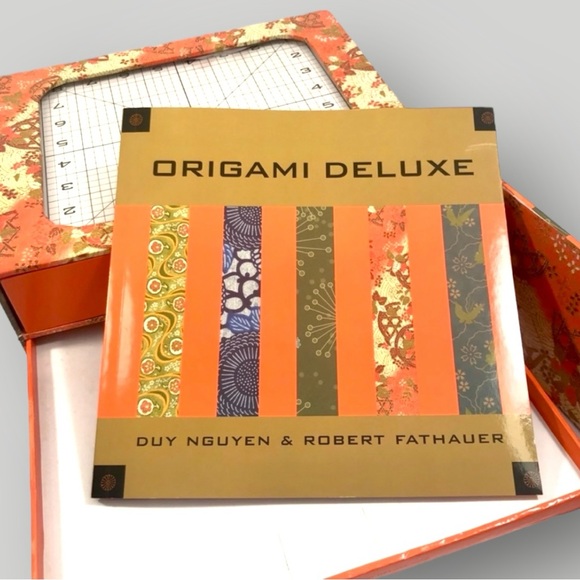 Origami Deluxe Book & Gift Set Tools Included! - Picture 3 of 11